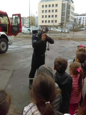 Посещение на децата от 4 гр. в  Пожарната 15.11.19г 11